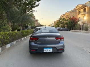 كيا ريو 2019 رمادي أوتوماتيك مستعملة للبيع في الجيزة