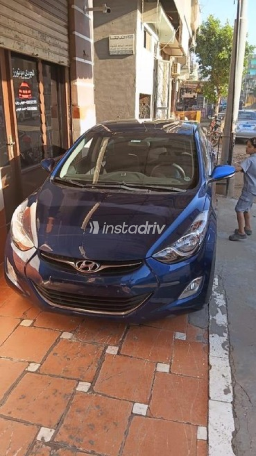 Hyundai Avante 2012 Blue Automatic Used for Sale in Gharbia - 1