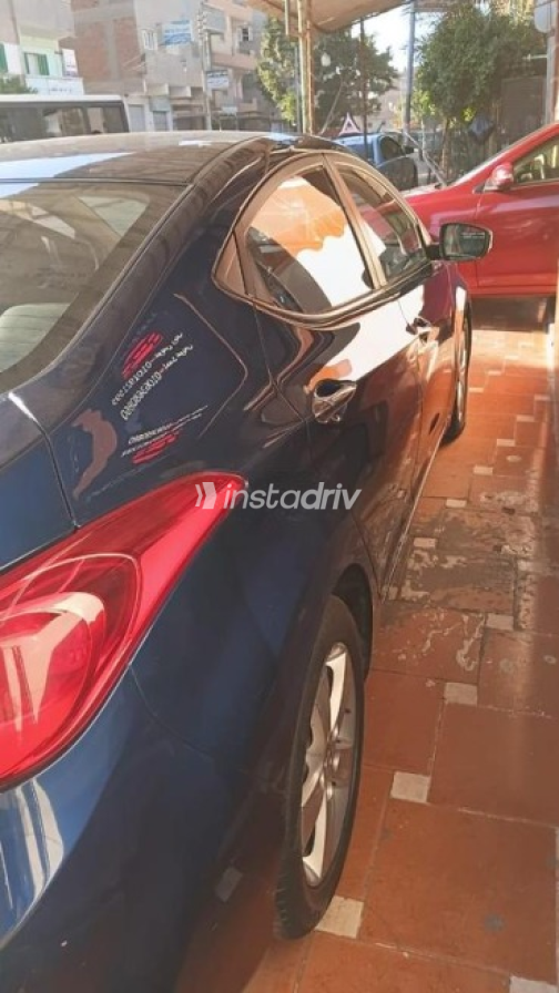 Hyundai Avante 2012 Blue Automatic Used for Sale in Gharbia - 3
