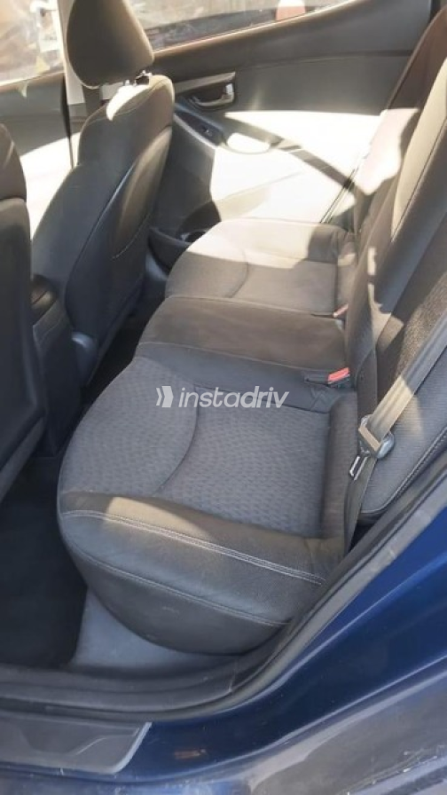 Hyundai Avante 2012 Blue Automatic Used for Sale in Gharbia - 5
