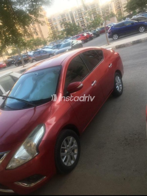 Nissan Sunny 2016 Dark Red Automatic Used for Sale in Greater Cairo ( Cairo + Giza) - 3