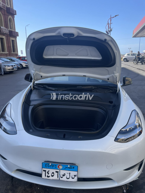 تسلا Model Y 2021 أبيض أوتوماتيك مستعملة للبيع في الإسكندرية - 2