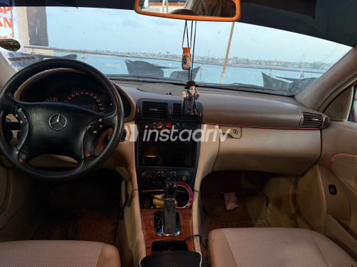 Mercedes C 180 2001 White Automatic Used for Sale in Cairo - 9