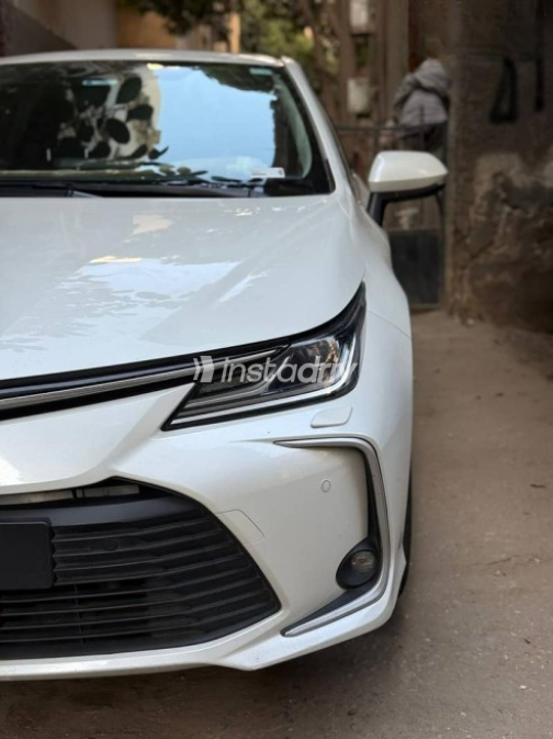 Toyota Corolla 2021 White Automatic Used for Sale in Mohandessin - 1