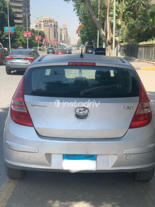 هيونداي I30 2009 فضي يدوي مستعملة للبيع في الدقى - 1