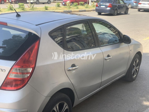 هيونداي I30 2009 فضي يدوي مستعملة للبيع في الدقى - 2