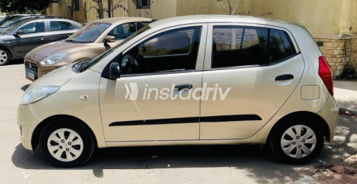 هيونداي I10 2012 ذهبي أوتوماتيك مستعملة للبيع في مدينة نصر - 3