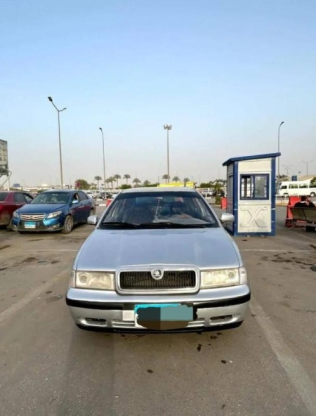 سكودا اوكتافيا A4 2000 فضي يدوي مستعملة للبيع في المحلة