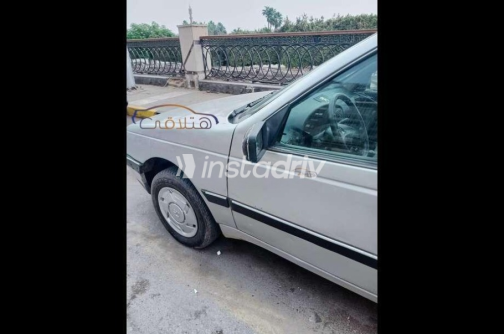 بيجو 405 2002 فضي يدوي مستعملة للبيع في الوراق - 3