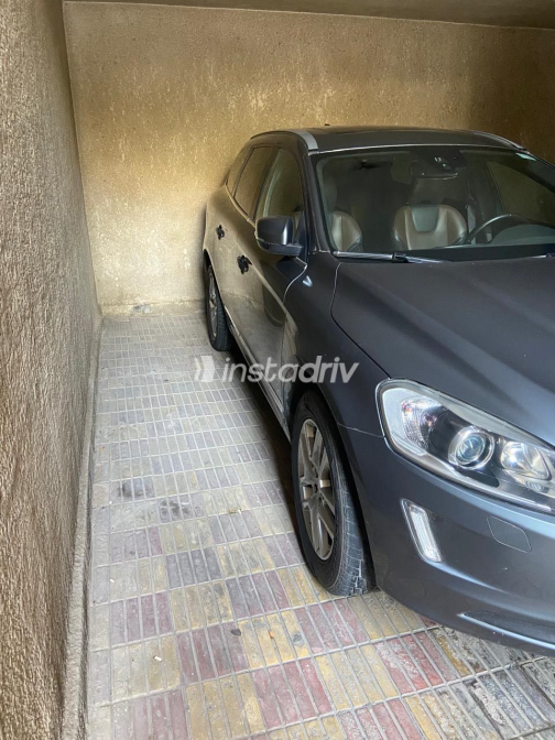 Volvo XC60 2017 Gray Automatic Used for Sale in Sheraton - 5