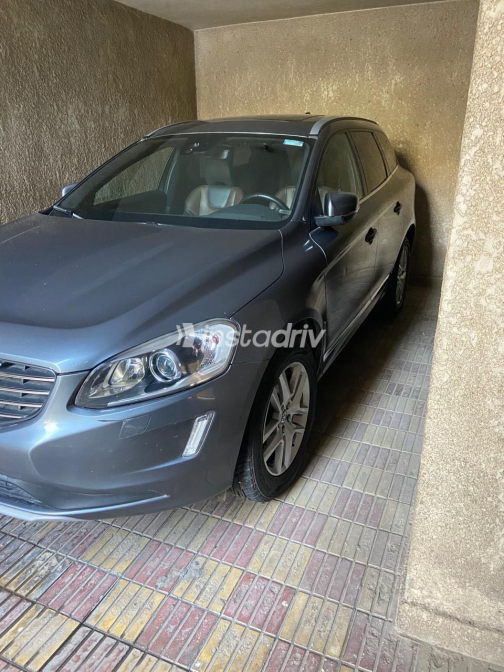 Volvo XC60 2017 Gray Automatic Used for Sale in Sheraton - 6
