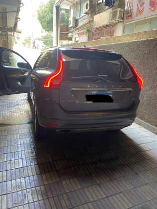Volvo XC60 2017 Gray Automatic Used for Sale in Sheraton