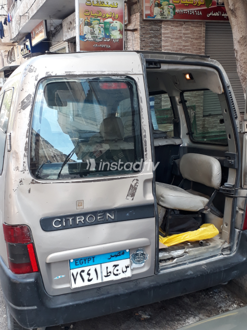 Citroën Berlingo 2005 Gold Manual Used for Sale in Alexandria - 2