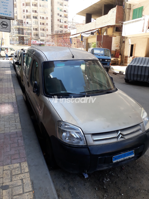 Citroën Berlingo 2005 Gold Manual Used for Sale in Alexandria - 5