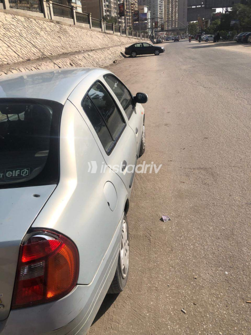 Renault Clio 2001 Silver Manual Used for Sale in Maadi - 2
