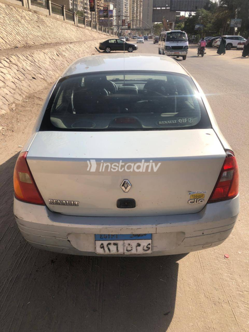 Renault Clio 2001 Silver Manual Used for Sale in Maadi - 4