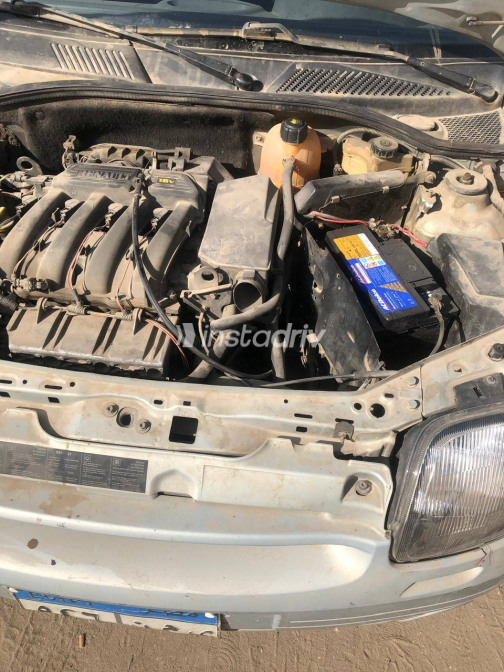 Renault Clio 2001 Silver Manual Used for Sale in Maadi - 6