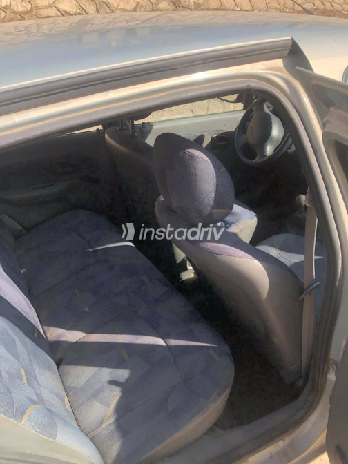 Renault Clio 2001 Silver Manual Used for Sale in Maadi - 8