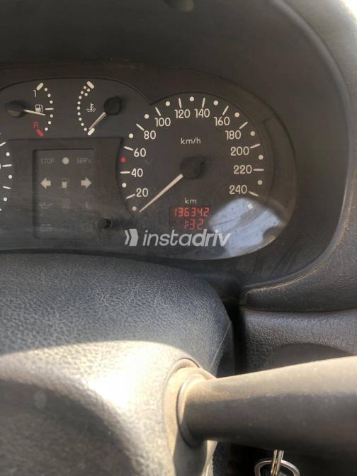 Renault Clio 2001 Silver Manual Used for Sale in Maadi - 10
