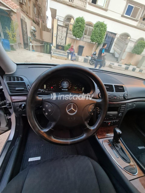 Mercedes E 200 2005 Silver Automatic Used for Sale in Mokattam - 3