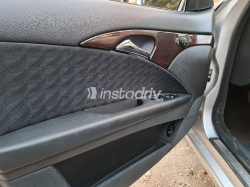 Mercedes E 200 2005 Silver Automatic Used for Sale in Mokattam - 9