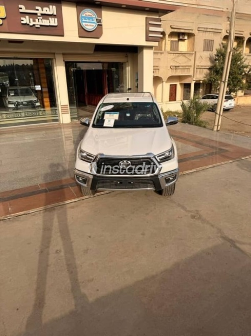 Toyota Hilux 2025 White Automatic New for Sale in Damietta - 3