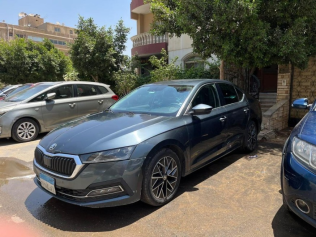سكودا اوكتافيا 2021 رمادي أوتوماتيك مستعملة للبيع في القاهرة