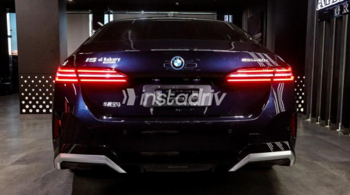 BMW I5 2025 Dark Blue Automatic Used for Sale in Madinaty - 7