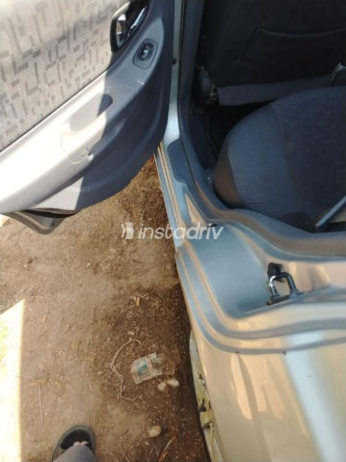 Hyundai Verna 2018 Silver Manual Used for Sale in Cairo - 4