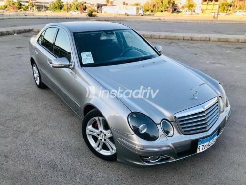 Mercedes E 200 2005 Silver Automatic Used for Sale in Suez  - 1
