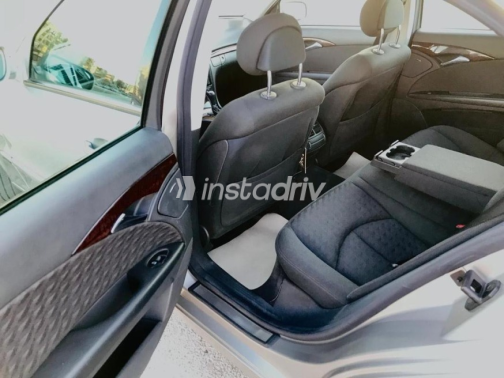 Mercedes E 200 2005 Silver Automatic Used for Sale in Suez  - 4