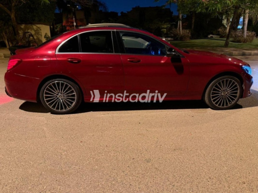 Mercedes C 180 2015 Dark Red Automatic Used for Sale in Cairo - 2