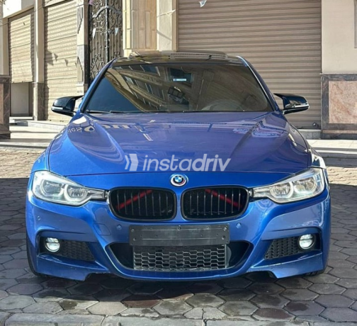 بي ام دبليو 320 2019 أزرق غامق أوتوماتيك مستعملة للبيع في دمياط - 2