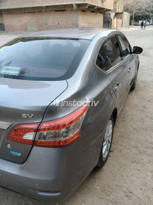 Nissan Sentra 2022 Silver Automatic Used for Sale in Cairo - 3