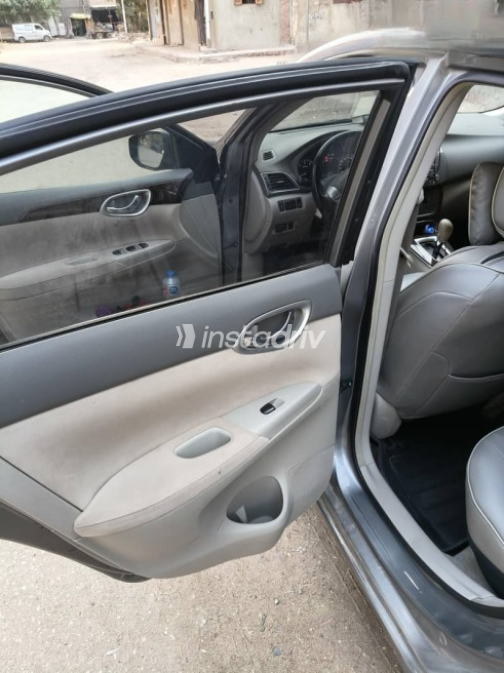 Nissan Sentra 2022 Silver Automatic Used for Sale in Cairo - 7