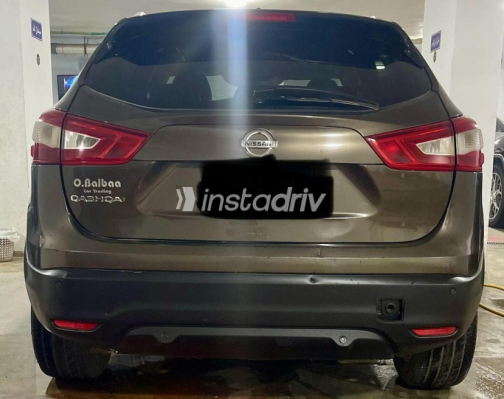 Nissan Qashqai 2017 Brown Automatic Used for Sale in Cairo - 2
