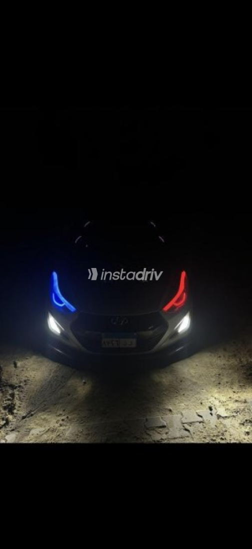 Hyundai Elantra MD 2015 Silver Automatic Used for Sale in Greater Cairo ( Cairo + Giza) - 2