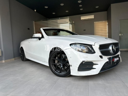 Mercedes E 200 2018 White Automatic Used for Sale in Cairo - 3