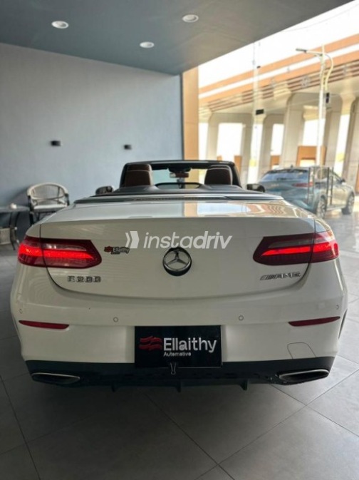 Mercedes E 200 2018 White Automatic Used for Sale in Cairo - 4