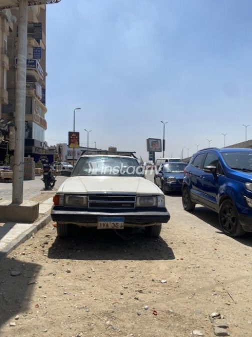 Toyota Cressida 1983 White Manual Used for Sale in Maadi - 2