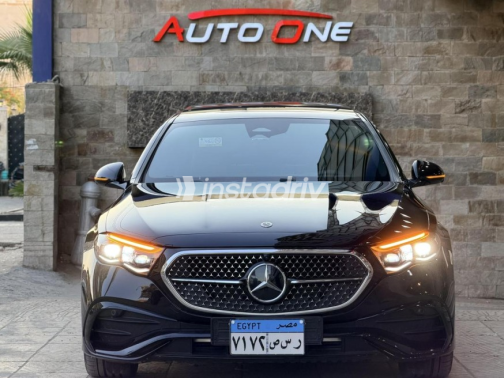 مرسيدس E 200 2025 أسود أوتوماتيك مستعملة للبيع في القاهرة - 1