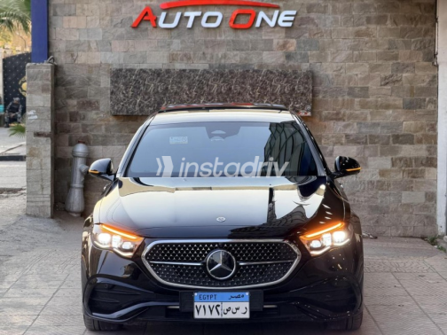 مرسيدس E 200 2025 أسود أوتوماتيك مستعملة للبيع في القاهرة - 2