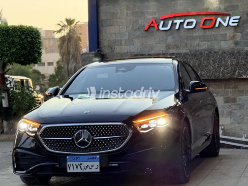 مرسيدس E 200 2025 أسود أوتوماتيك مستعملة للبيع في القاهرة - 3