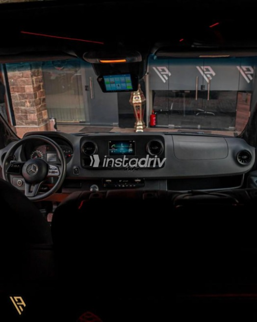 Mercedes Viano 2022 Black Manual Used for Sale in Cairo - 5