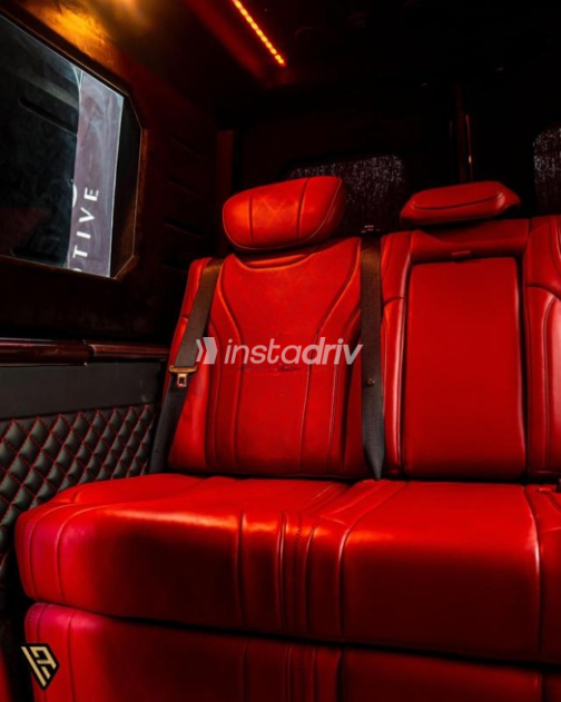 Mercedes Viano 2022 Black Manual Used for Sale in Cairo - 8