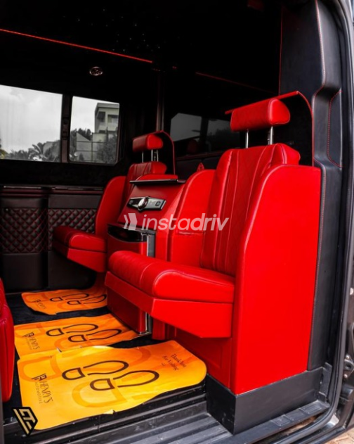 Mercedes Viano 2022 Black Manual Used for Sale in Cairo - 10