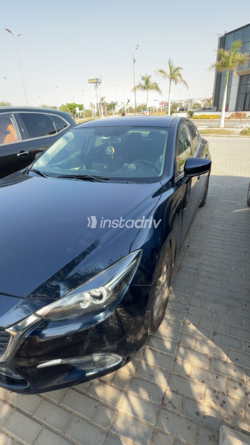 مازدا 3 2020 أزرق أوتوماتيك مستعملة للبيع في القاهرة - 3