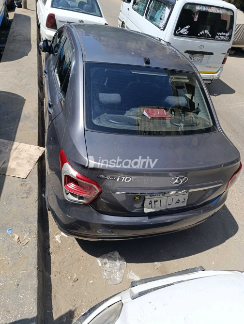 Hyundai I10 2015 Gray Automatic Used for Sale in Maadi - 3