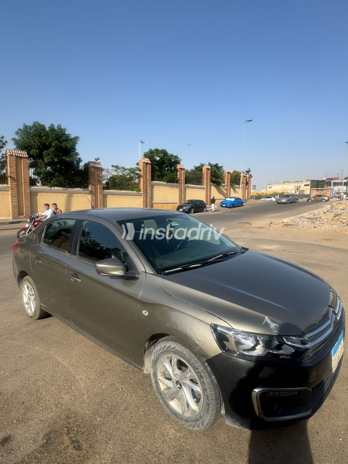 Citroën C Elysee 2018 Gold Automatic Used for Sale in Cairo - 4