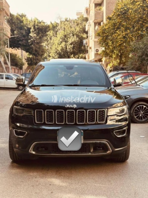 Jeep Grand Cherokee 2020 Black Automatic Used for Sale in Mohandessin - 3
